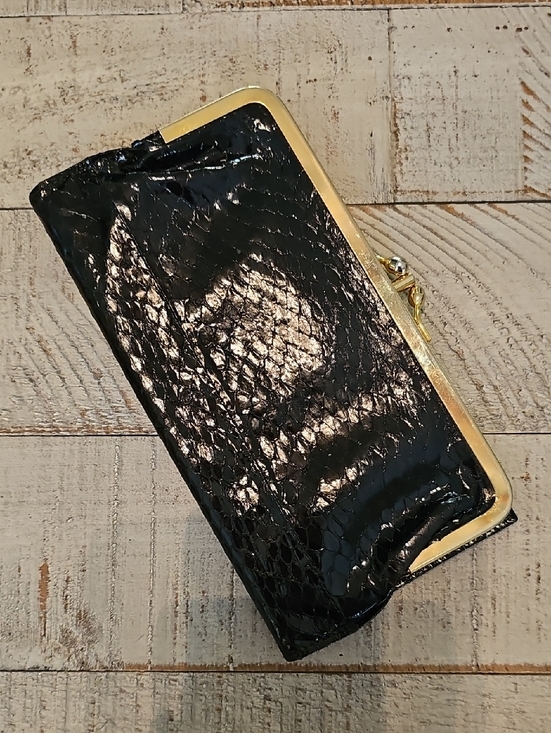 Neiman Marcus Handbags - Neiman Marcus Vintage Snakeskin Clutch